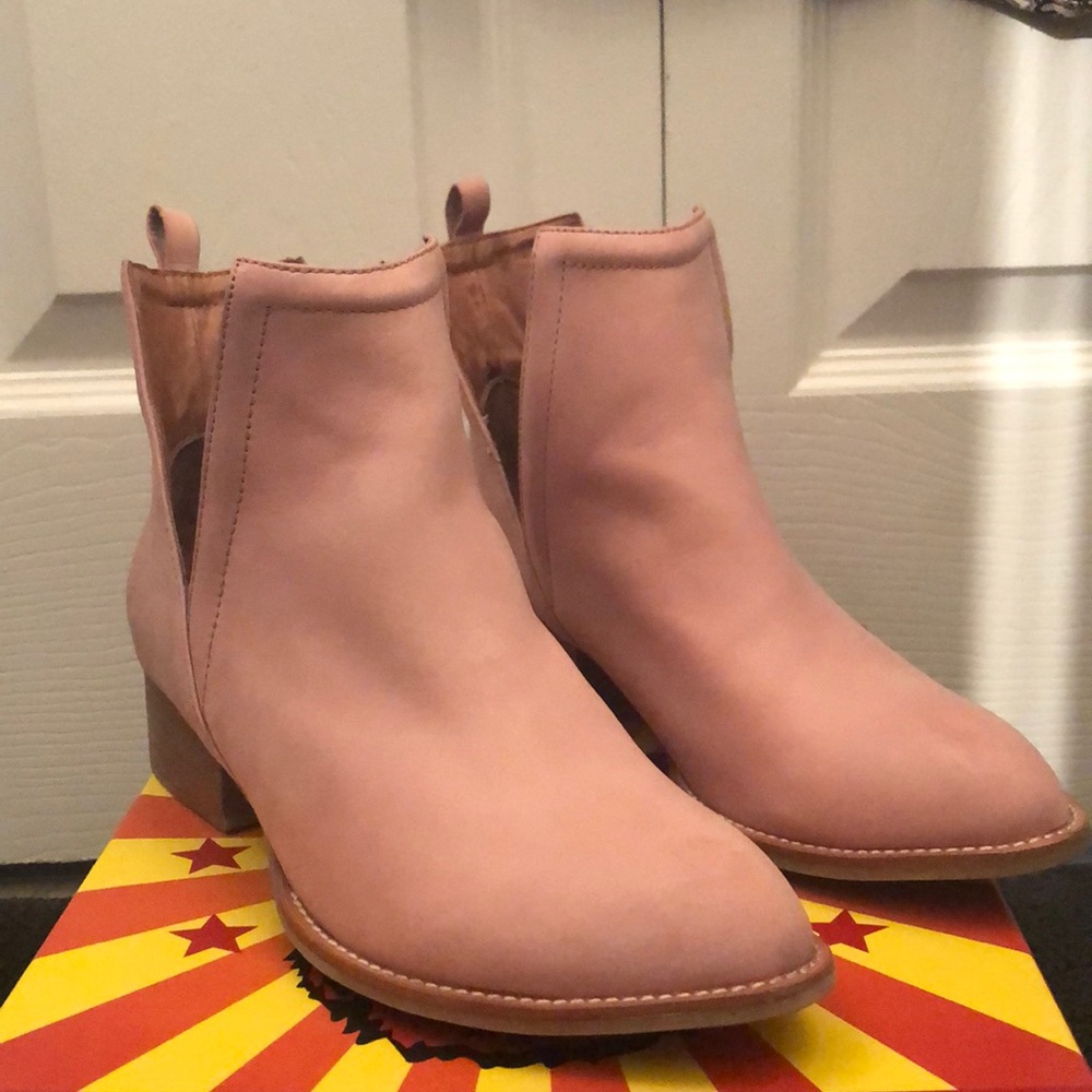 Jeffrey Campbell- Muskrat Ankle Boot- Blush
